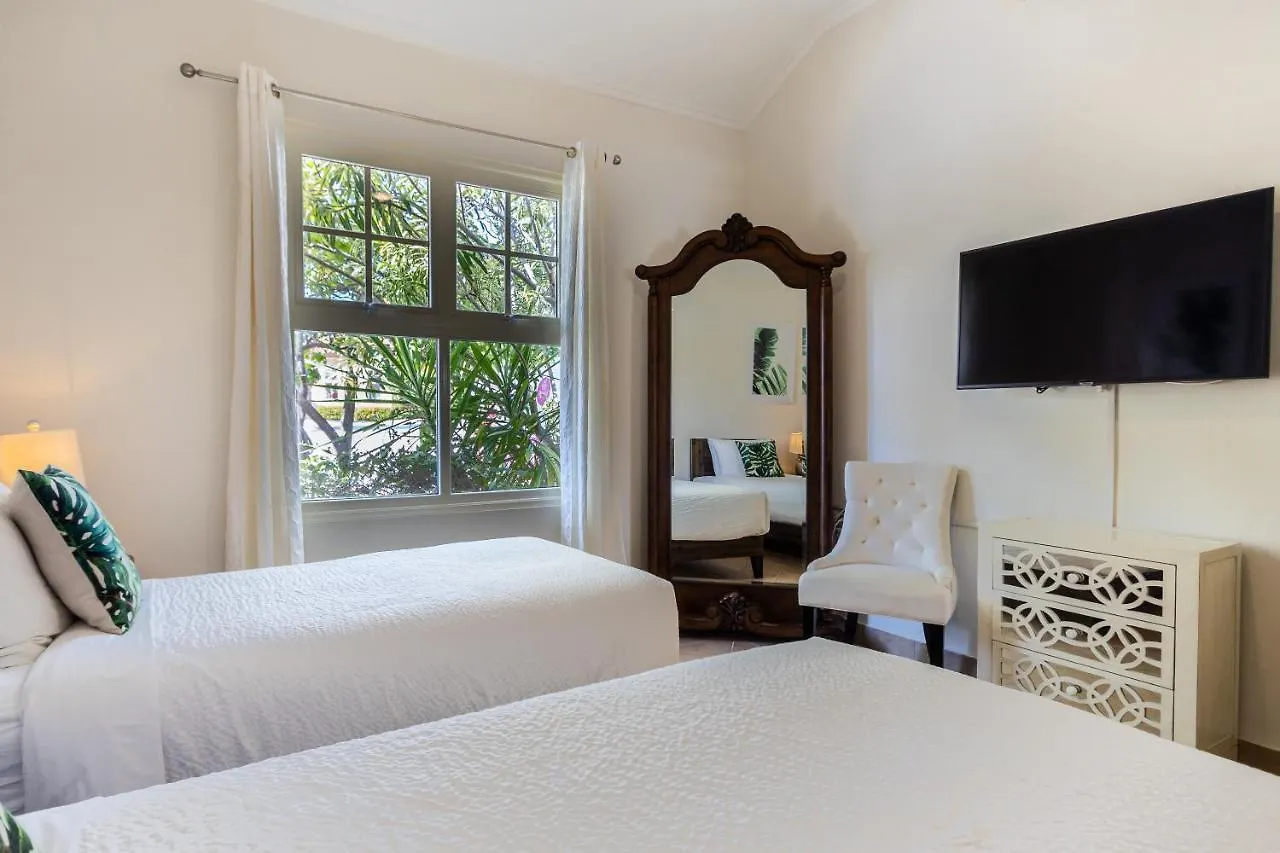 Dom wakacyjny Luxury Pool Villa With View Cabana Bbq 3Minbeach In Tierra Del Sol Malmok Aruba